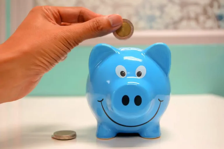Cómo ahorrar más dinero en 2025 sin sacrificar tu estilo de vida aplicando estrategias simples y efectivas que realmente funcionan